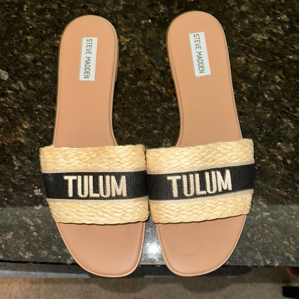 Steve Madden Black and Tan Slide Sandals